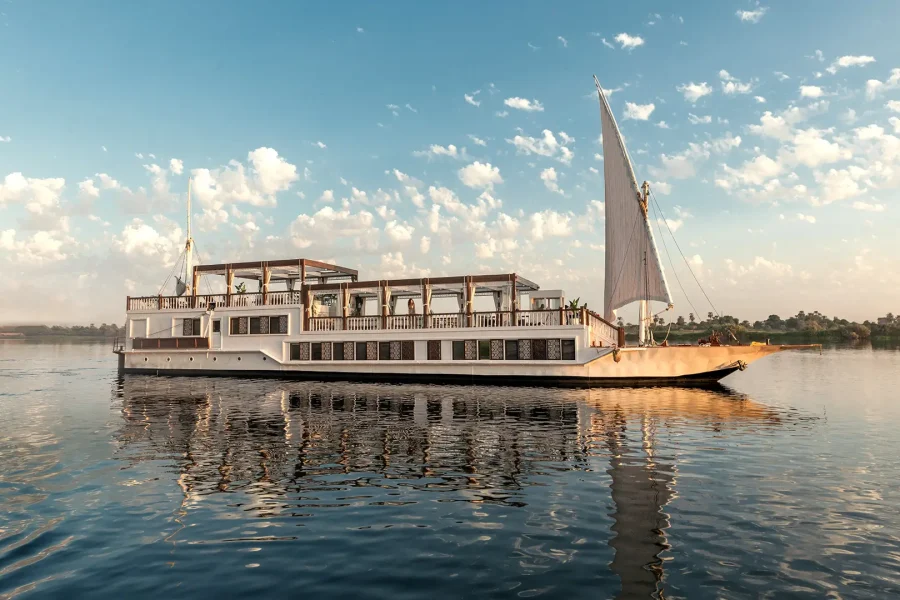Dahabeya (program SOBEK) 3 nights from Aswan to Esna with 1 night hotel